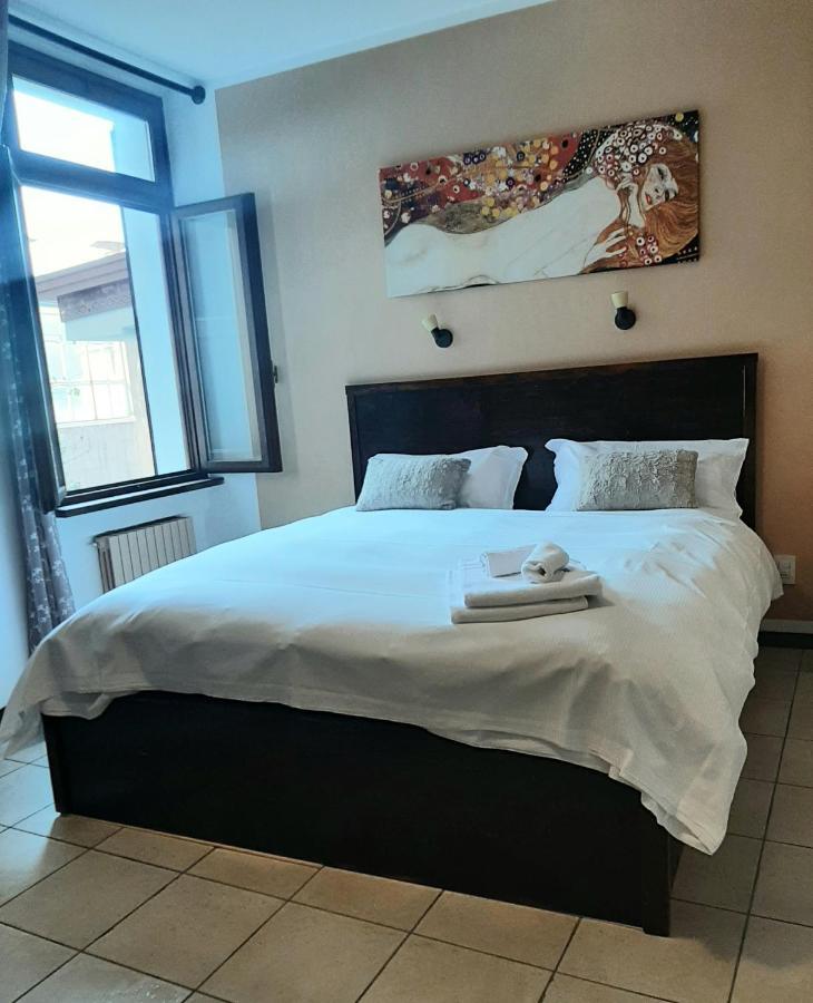 مالتشيزينيه Camere Porto Vecchio Con Parcheggio A Pochi Passi Dal Castello المظهر الخارجي الصورة