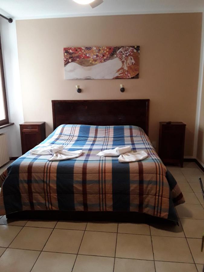 مالتشيزينيه Camere Porto Vecchio Con Parcheggio A Pochi Passi Dal Castello المظهر الخارجي الصورة